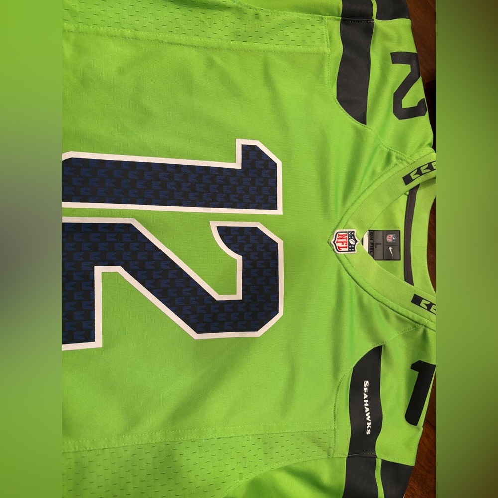 Barely worn Seahawks jersey!! Very cool